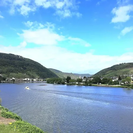 Ferienhaus Bullay * ブライ