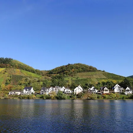 Ferienhaus Bullay アパート *